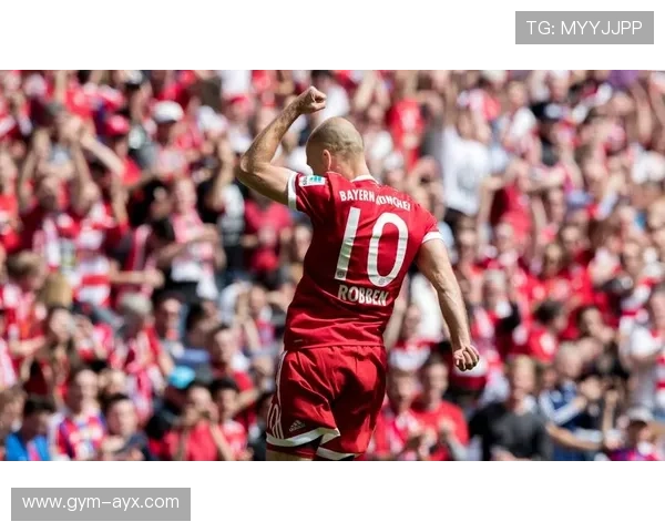 你最喜欢的足球球星是谁？谈谈他对你足球热爱的影响