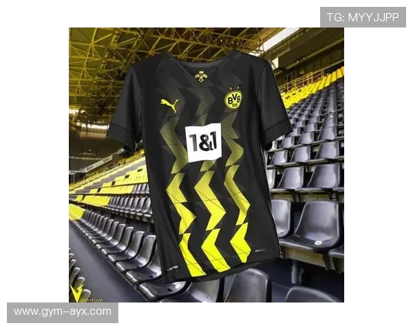 球星同款足球队服亮相，个性设计与经典元素完美融合打造专属球迷装备