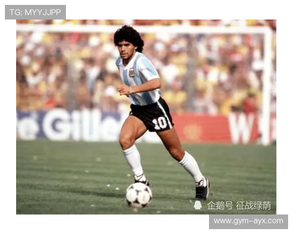 足球十一号球衣球星盘点：历史经典与当代巨星的传奇表现